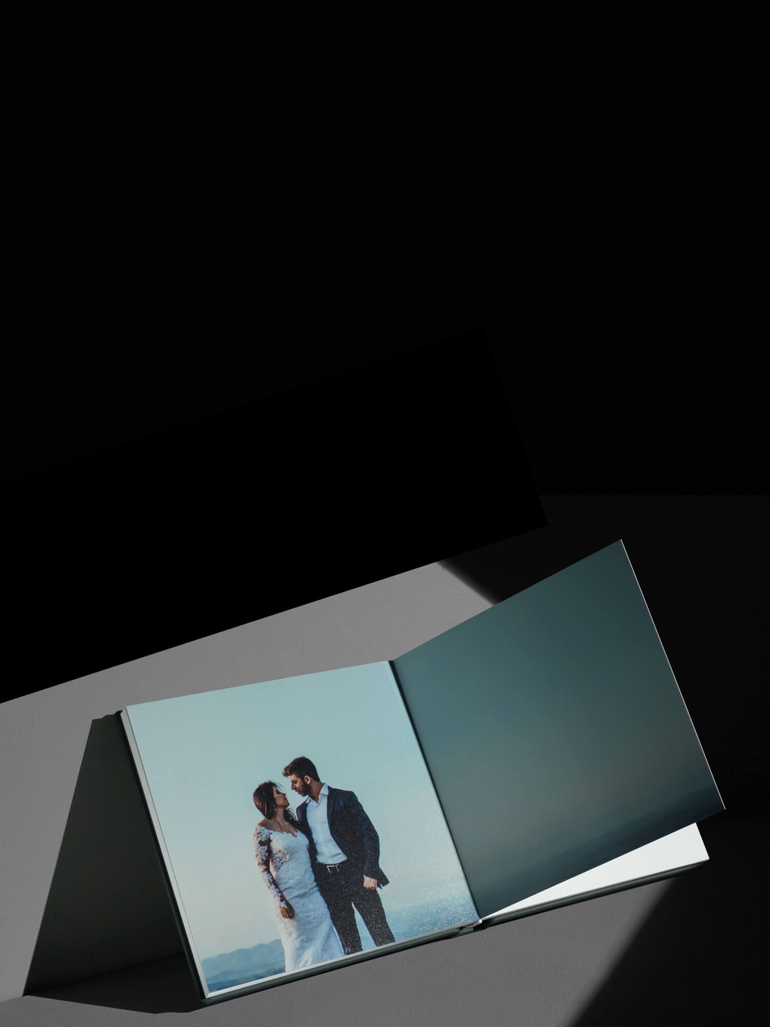 Luxury Wedding Photo Album With Glass Cover Leather Lay Flat Photo Book  Bespoke Flash Mount Album 